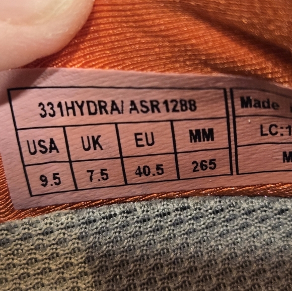 VIONIC AGILE HYDRA MESH COMFORT SLIP-ON SNEAKERS. SIZE 9.5. PURPLE/ORANGE. - Picture 4 of 12